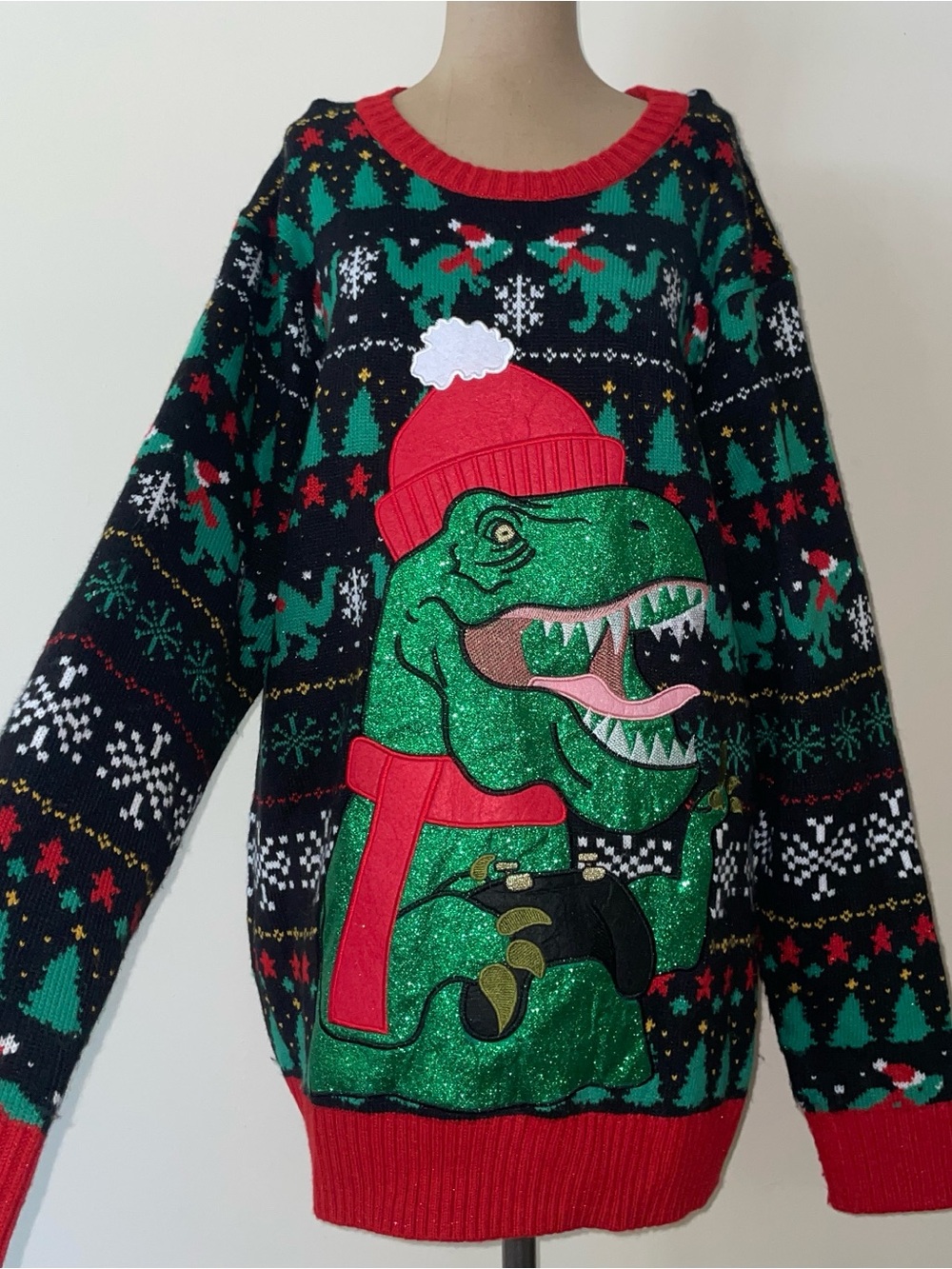 Men's Green T-Rex Holiday Crewneck Sweater - Festive Knit